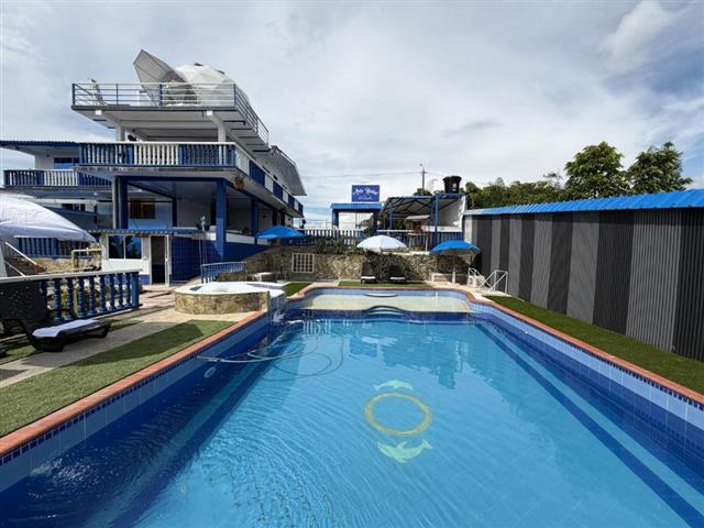 artehoteldelquindio3 Alquiler Fincas Quindio Hoteles Eje Cafetero Planes Transporte piscina exterior con jacuzzi