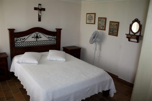 habitación matrimonial Finca Hotel Valparaíso
