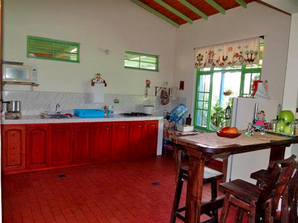 villaangelica8 Alquiler Fincas Quindio Hoteles Eje Cafetero Planes Transporte cocina integral Finca Villa Angelica